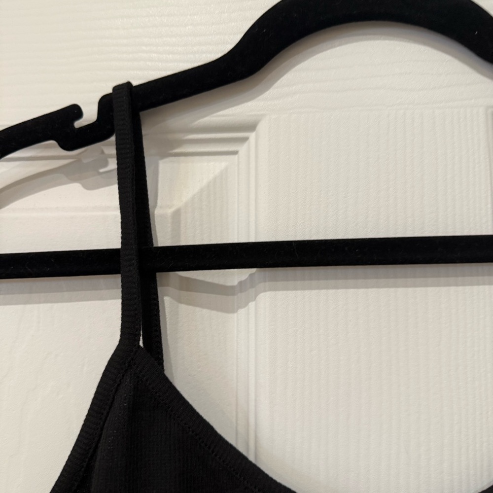 Black Rib-Knit Cropped Cami Top - Picture 4 of 6